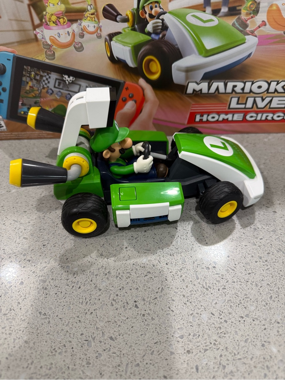 Nintendo Mario Kart Live: Home Circuit - Luigi Set (Green) - Picture 4 of 14